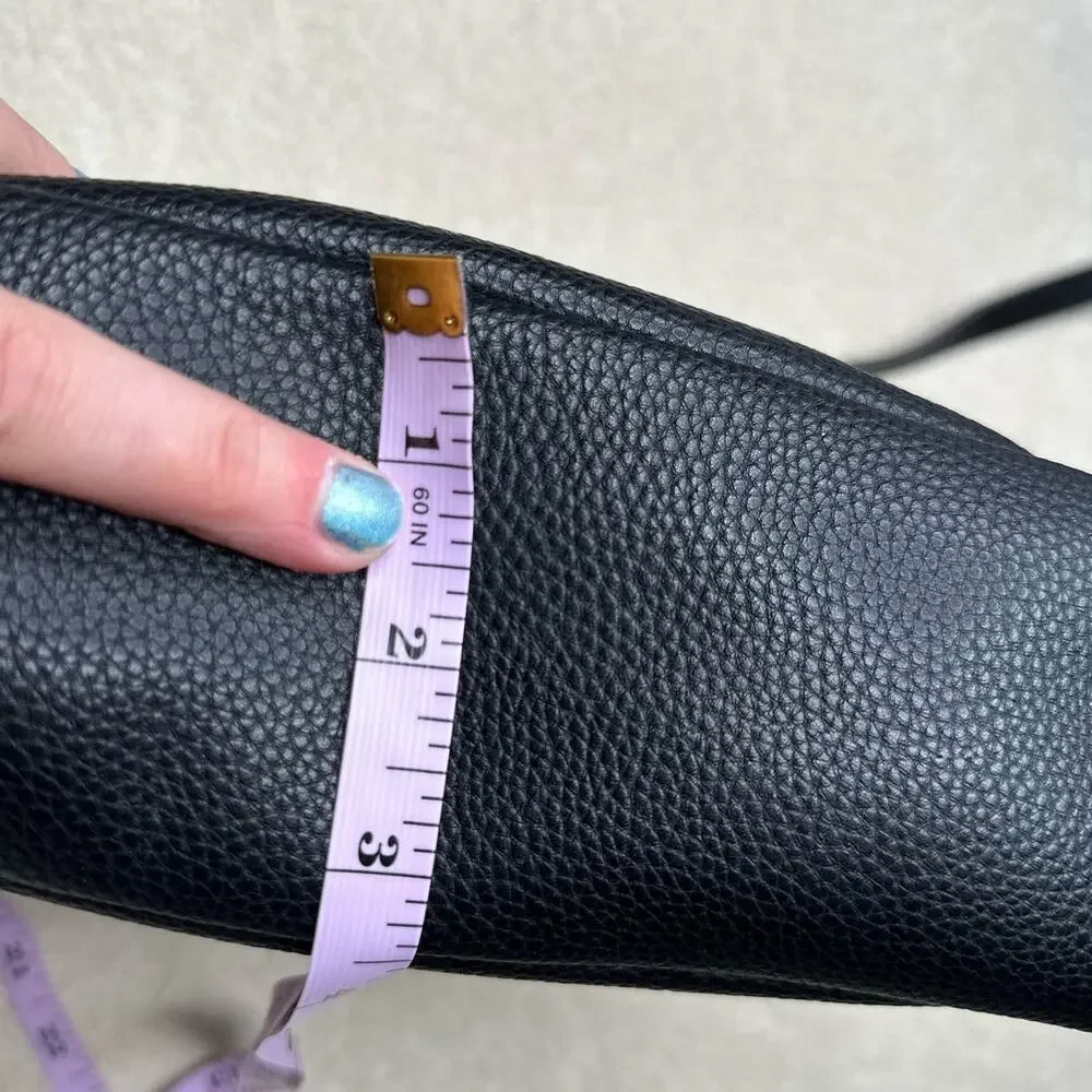 St John's Bay: Black Leather Cross Body Purse